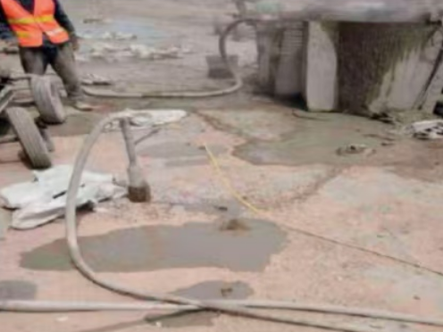 武鸣水泥混凝土路面板底注浆技术 路面脱空注浆整治方案